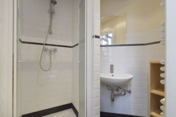 Room 20 of 168
