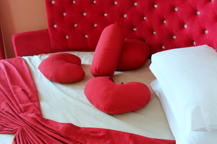 Room 3 of 87