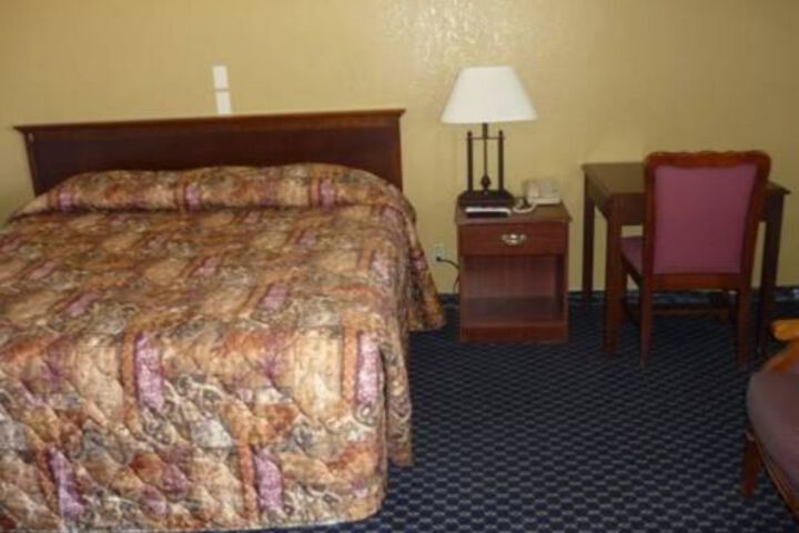 Room 7 of 14
