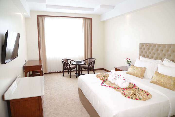 Room 7 of 32