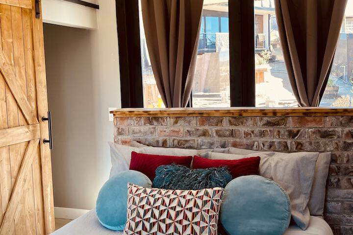 Room 10 of 76