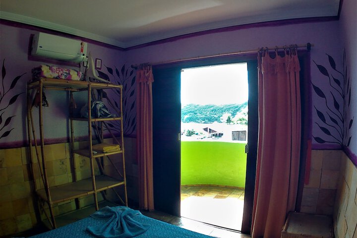 Room 7 of 122
