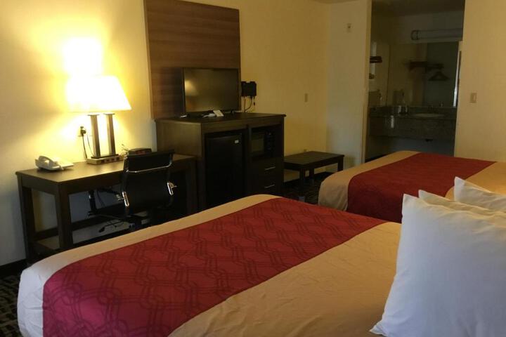1 Queen Bed (1 of 9)