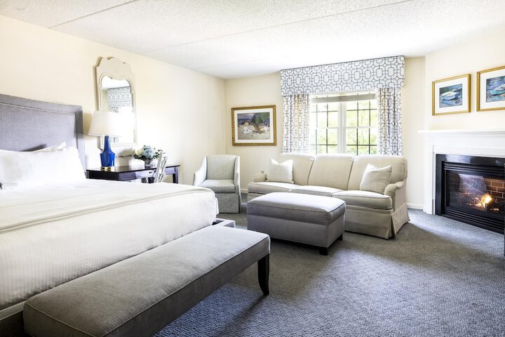 Room 44 of 194