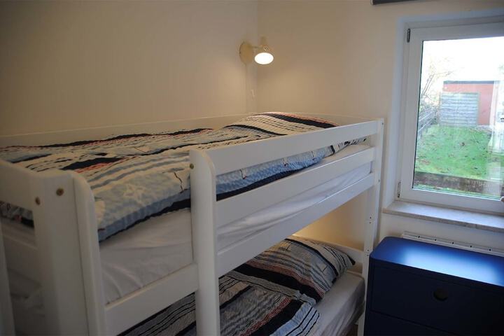 Room 4 of 34