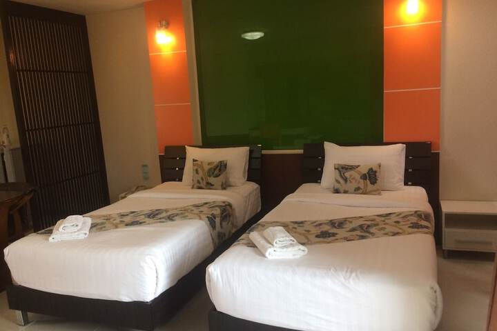 Room 13 of 29