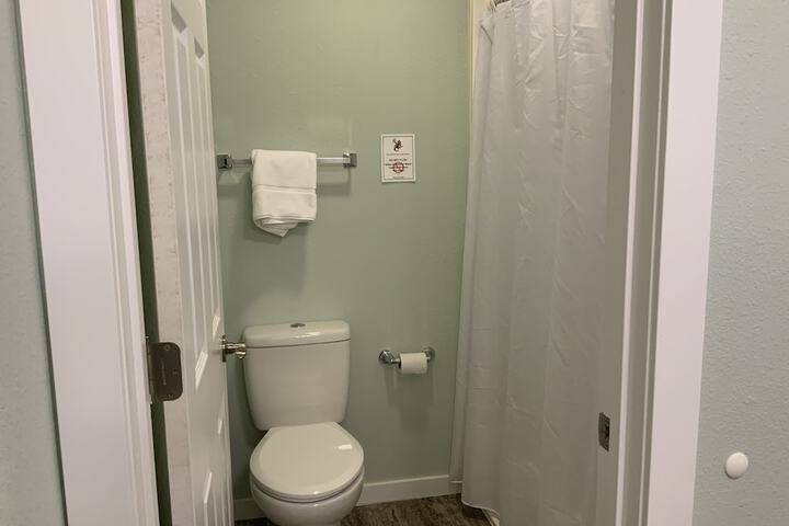 Room 185 of 259