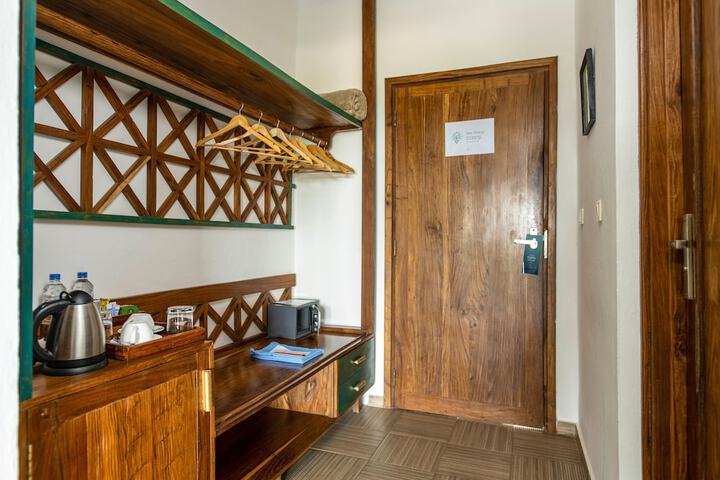 Room 10 of 101