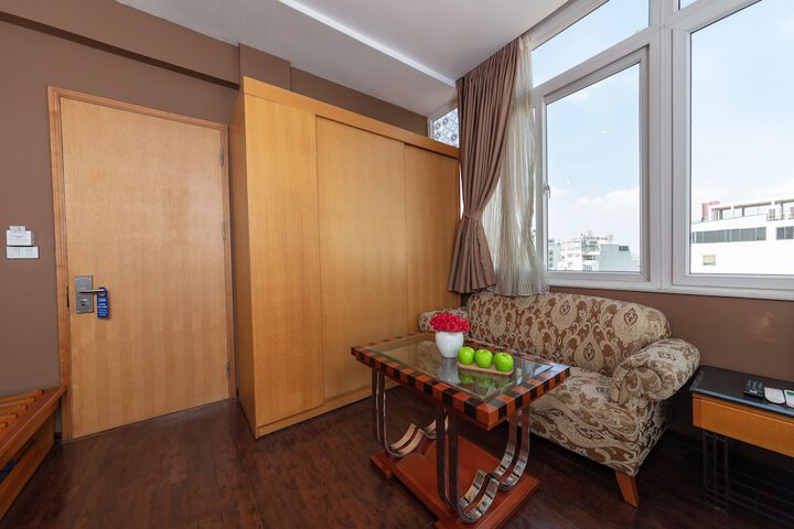 Room 15 of 86