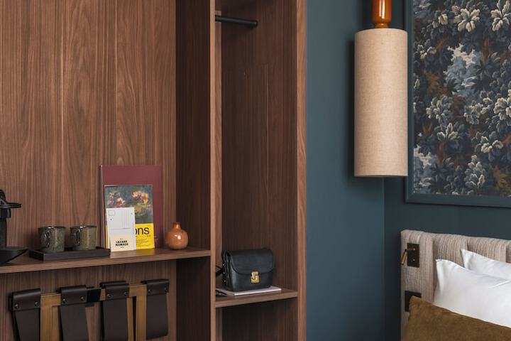 Room 6 of 28