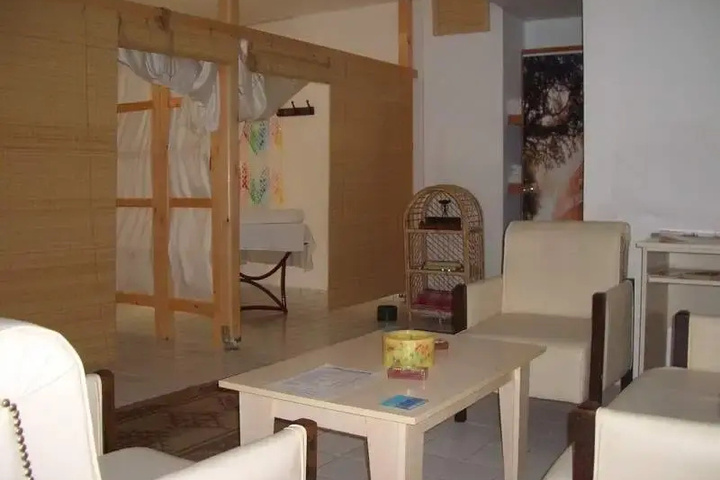 Room 12 of 21