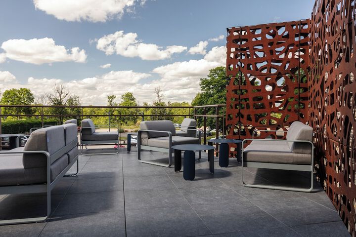 Lounge 70 of 75