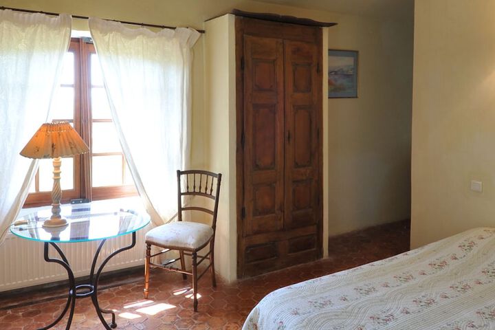Room 3 of 38
