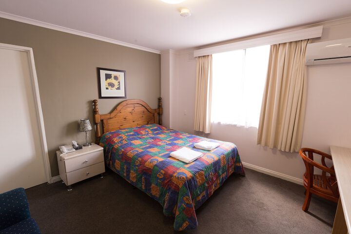 Room 4 of 23