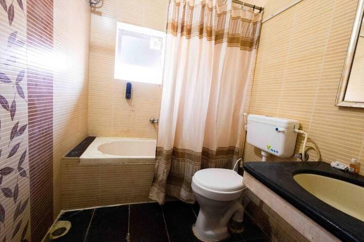 Room 7 of 25