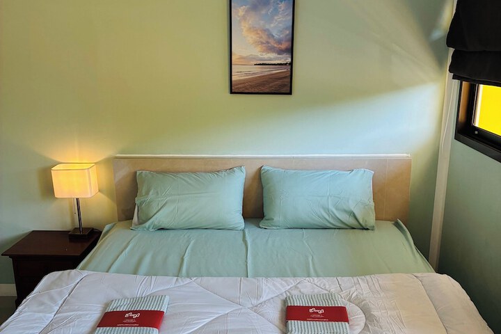 Room 10 of 28