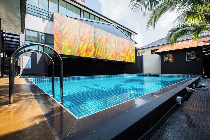 Pool 107 of 181