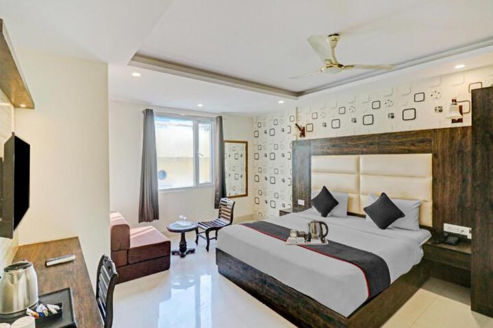 OYO Townhouse 625 Hotel Viroha Near Delhi Airport