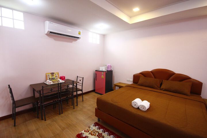 Room 7 of 42