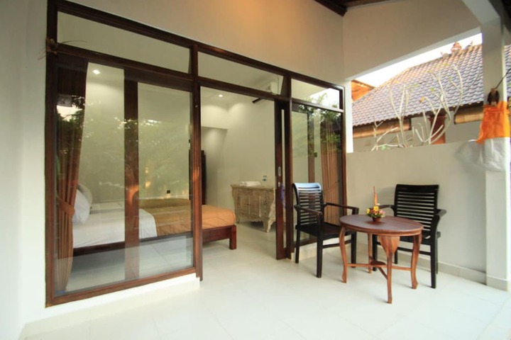 Room 6 of 38