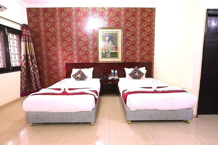 Room 11 of 37