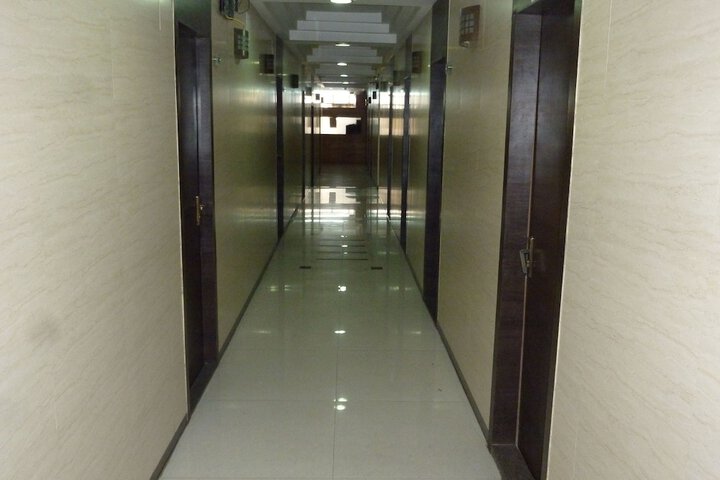 Ballroom/Hall 43 of 48