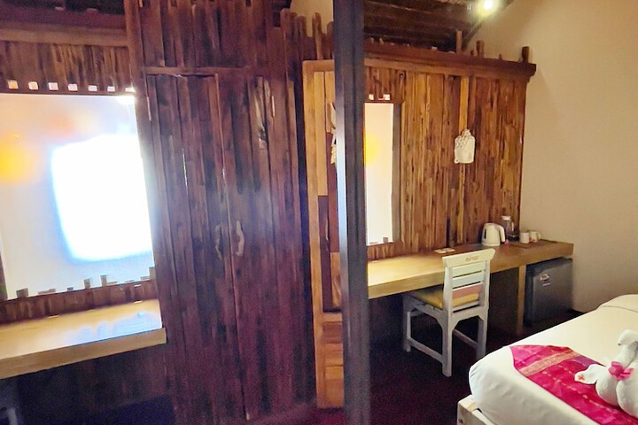 Room 34 of 82