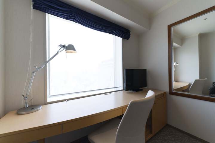 Room 13 of 94