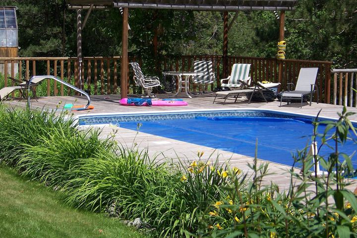 Pool 35 of 52