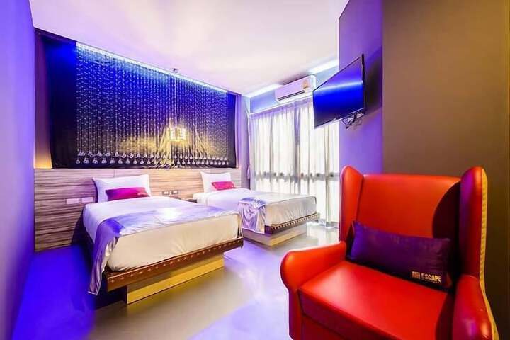 Room 42 of 74