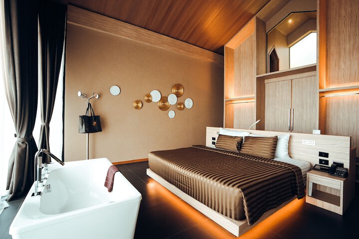 Room 8 of 55