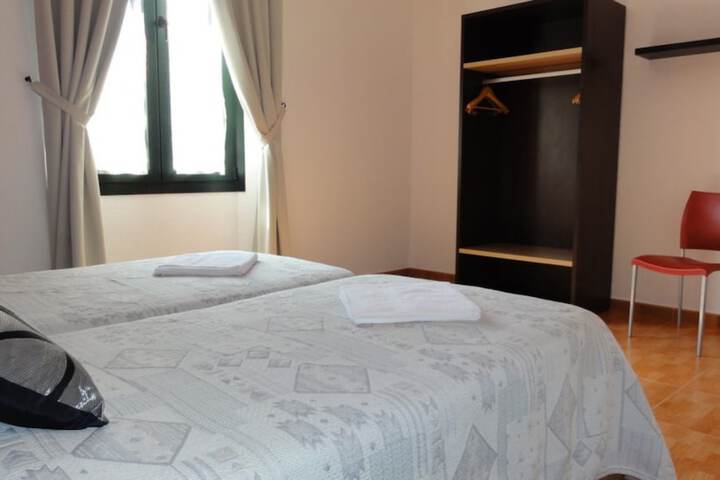 Room 6 of 43