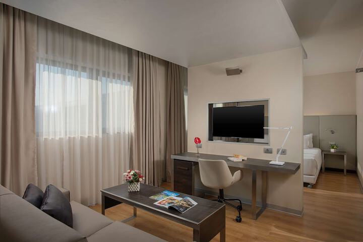 Room 10 of 45
