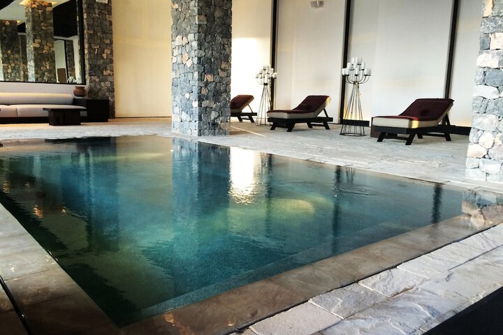 Pool 115 of 318