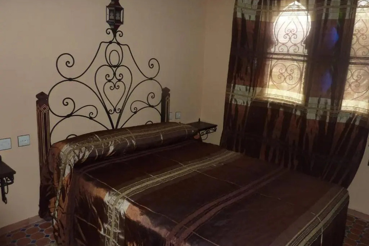 Room 6 of 7