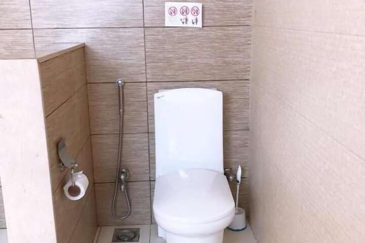 Room 15 of 28
