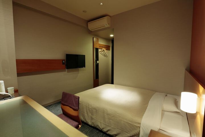 Room 10 of 50