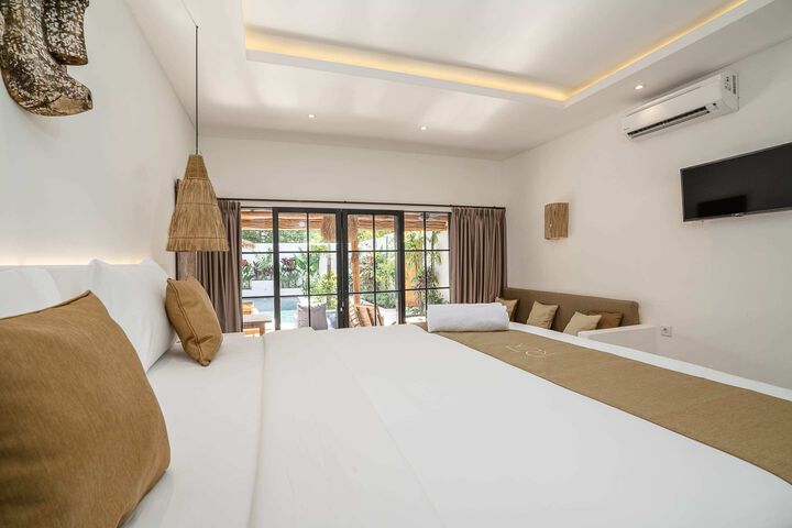 Room 28 of 32