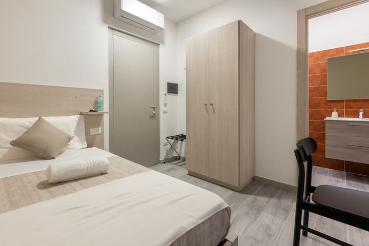 Room 8 of 49