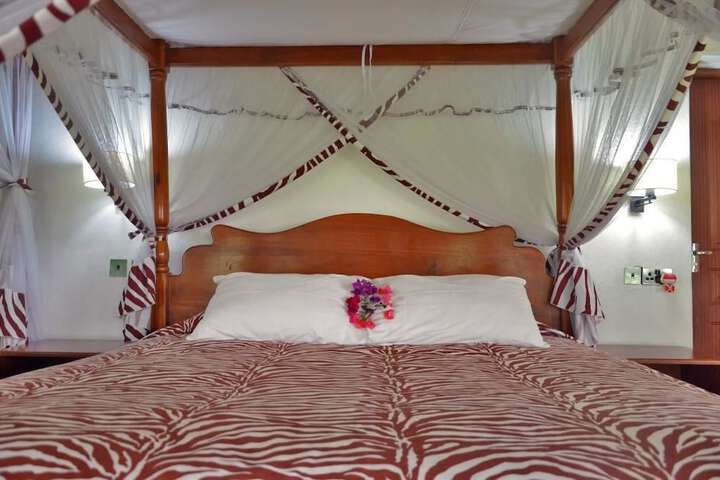 Room 4 of 40