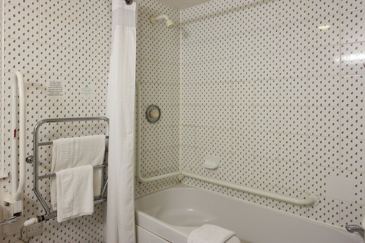 Room 21 of 64