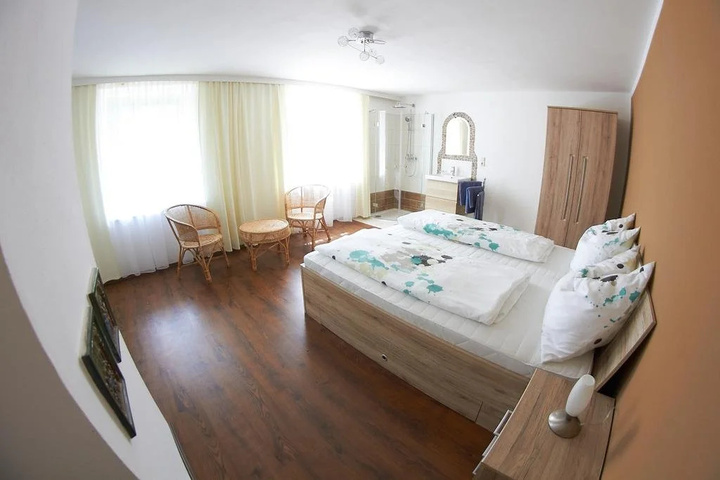 Room 3 of 18