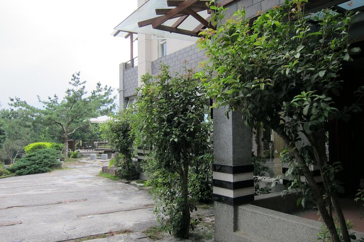 Hotel Exterior 34 of 46