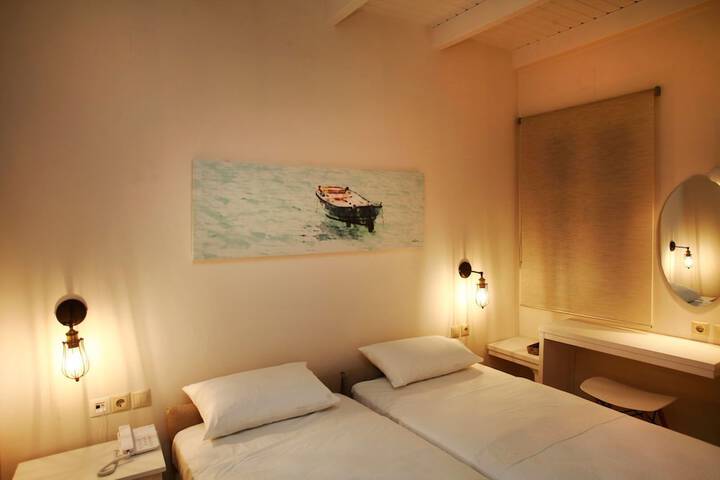 Room 7 of 49