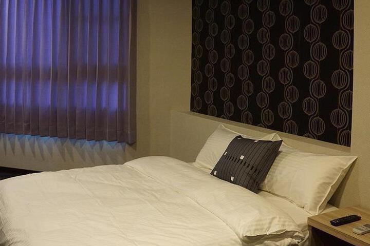 Room 1 of 6