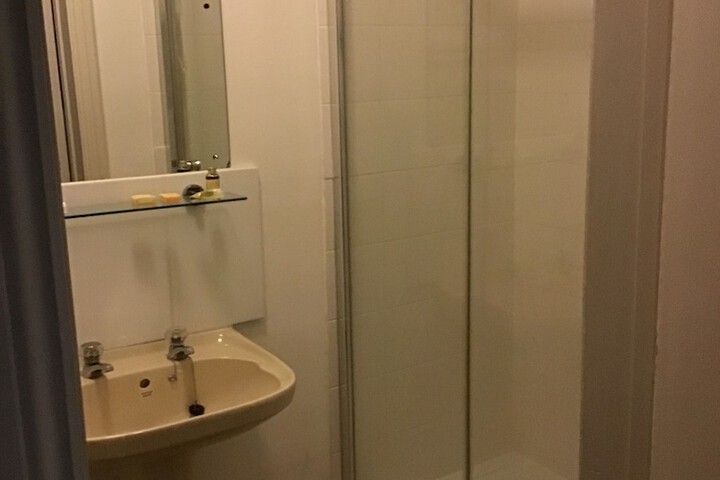 Room 8 of 9