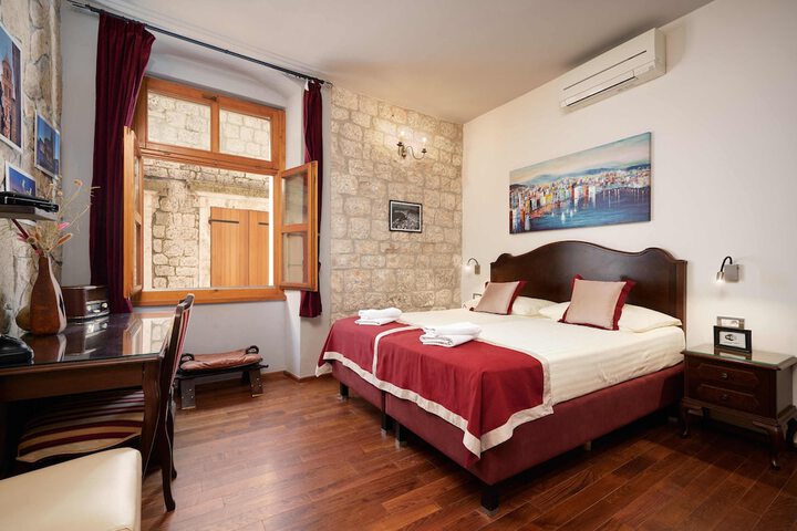 Room 20 of 90