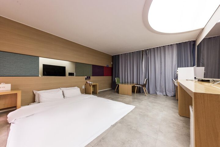 Room 87 of 120