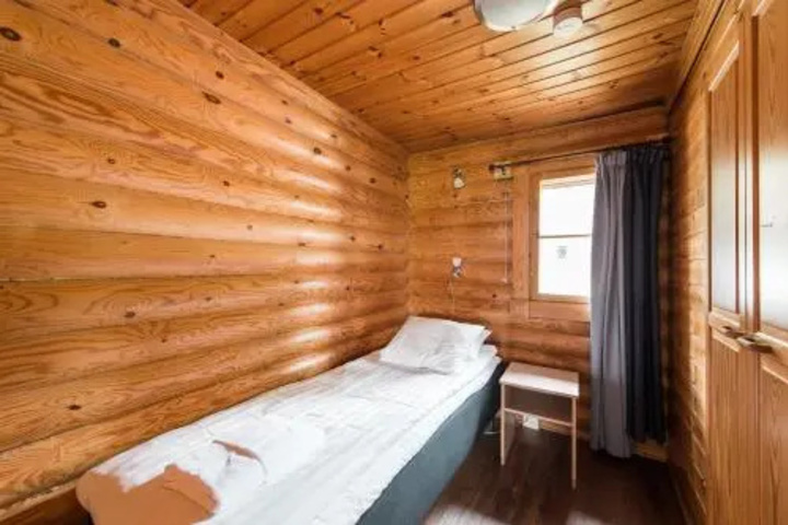 Room 2 of 5