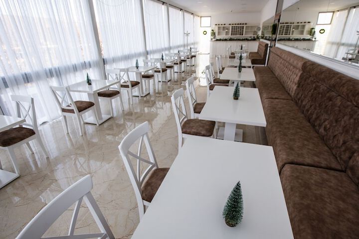 Ballroom/Hall 45 of 63